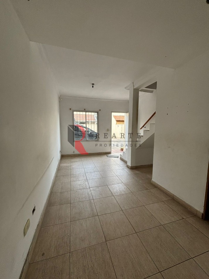 DUPLEX 3 AMBIENTES CON ESPACIO DE GUARDACOCHE EN VENTA SAN MIGUEL 