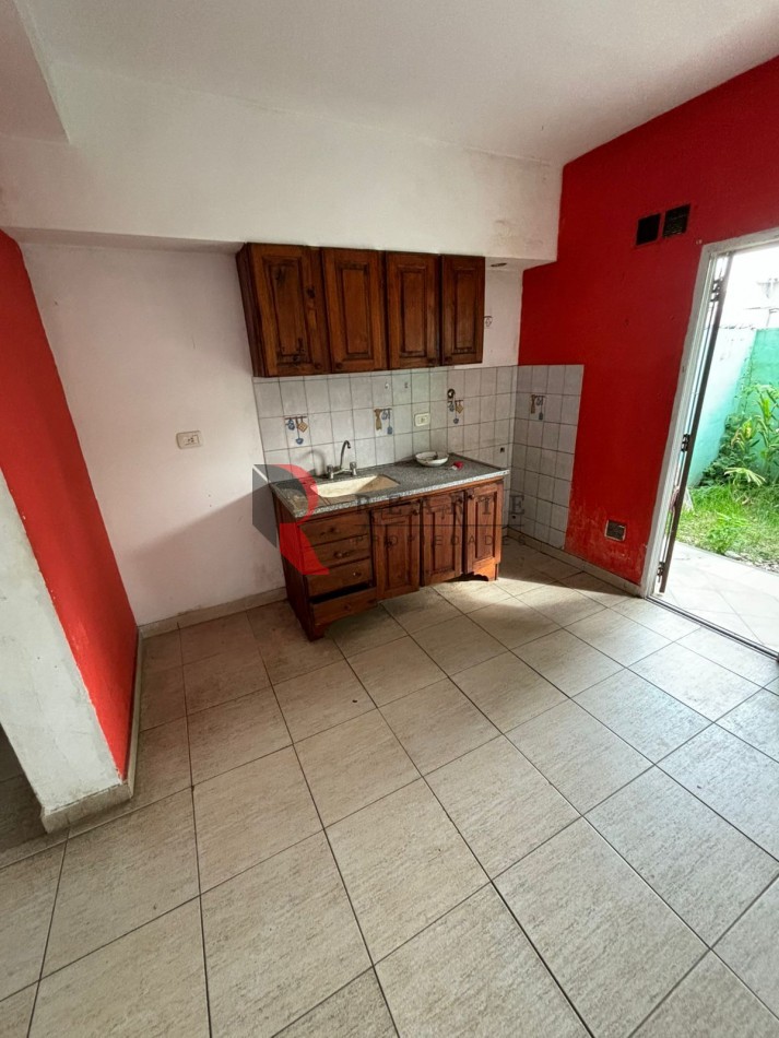 DUPLEX 3 AMBIENTES CON ESPACIO DE GUARDACOCHE EN VENTA SAN MIGUEL 